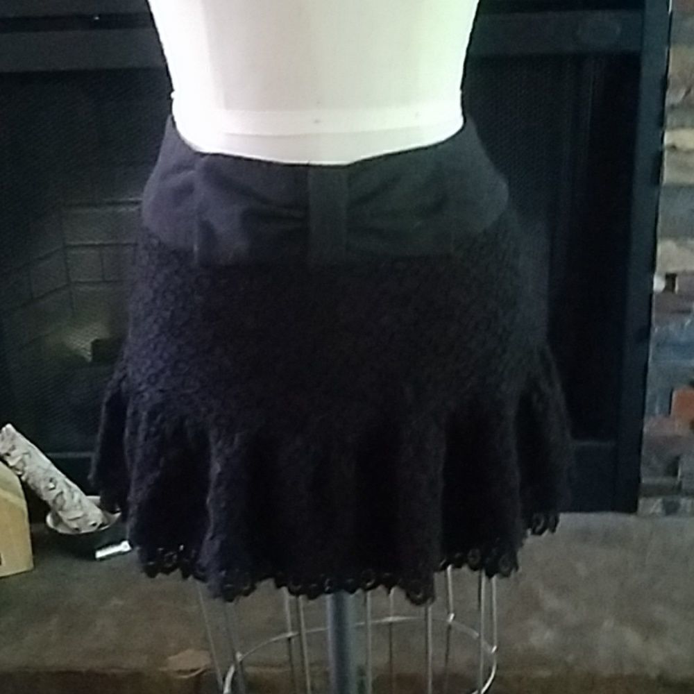 Black Women's Crochet Ruffle Hem Skirt